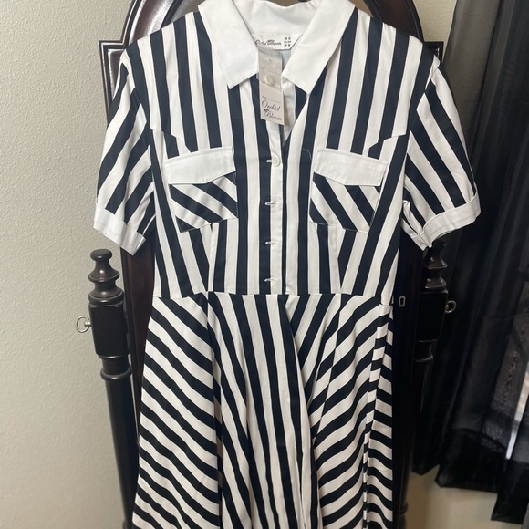 Orchid bloom rockabilly dress - Picture 2 of 4